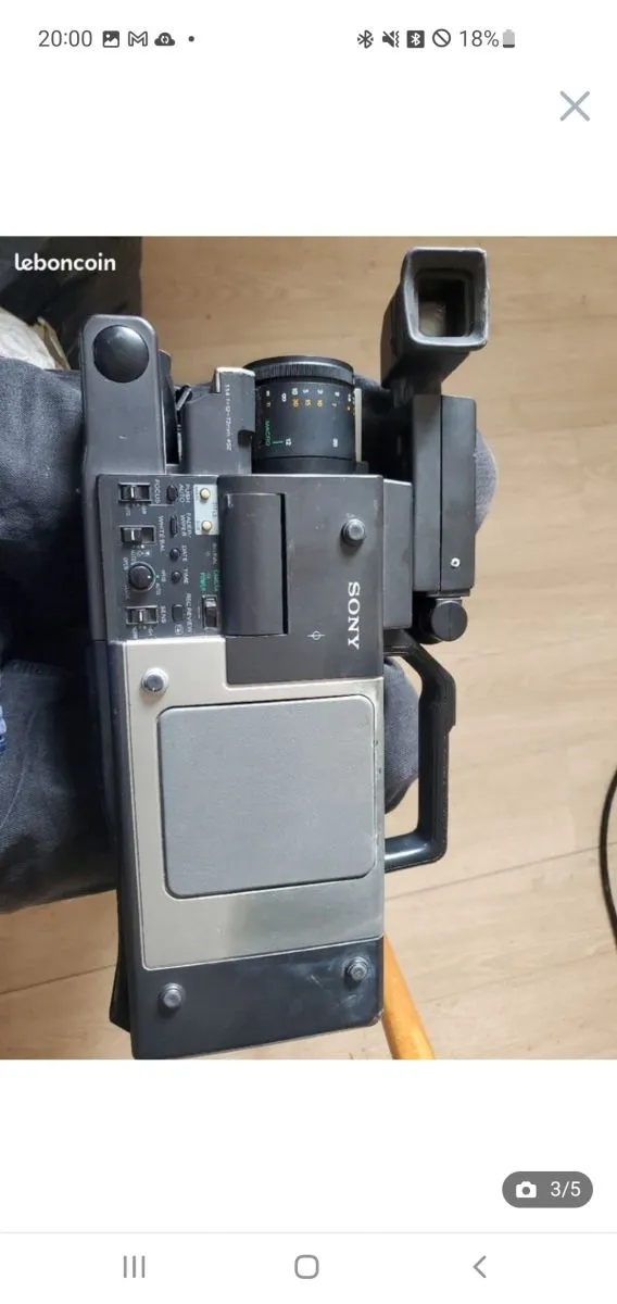 Camera et poste radio cassette 