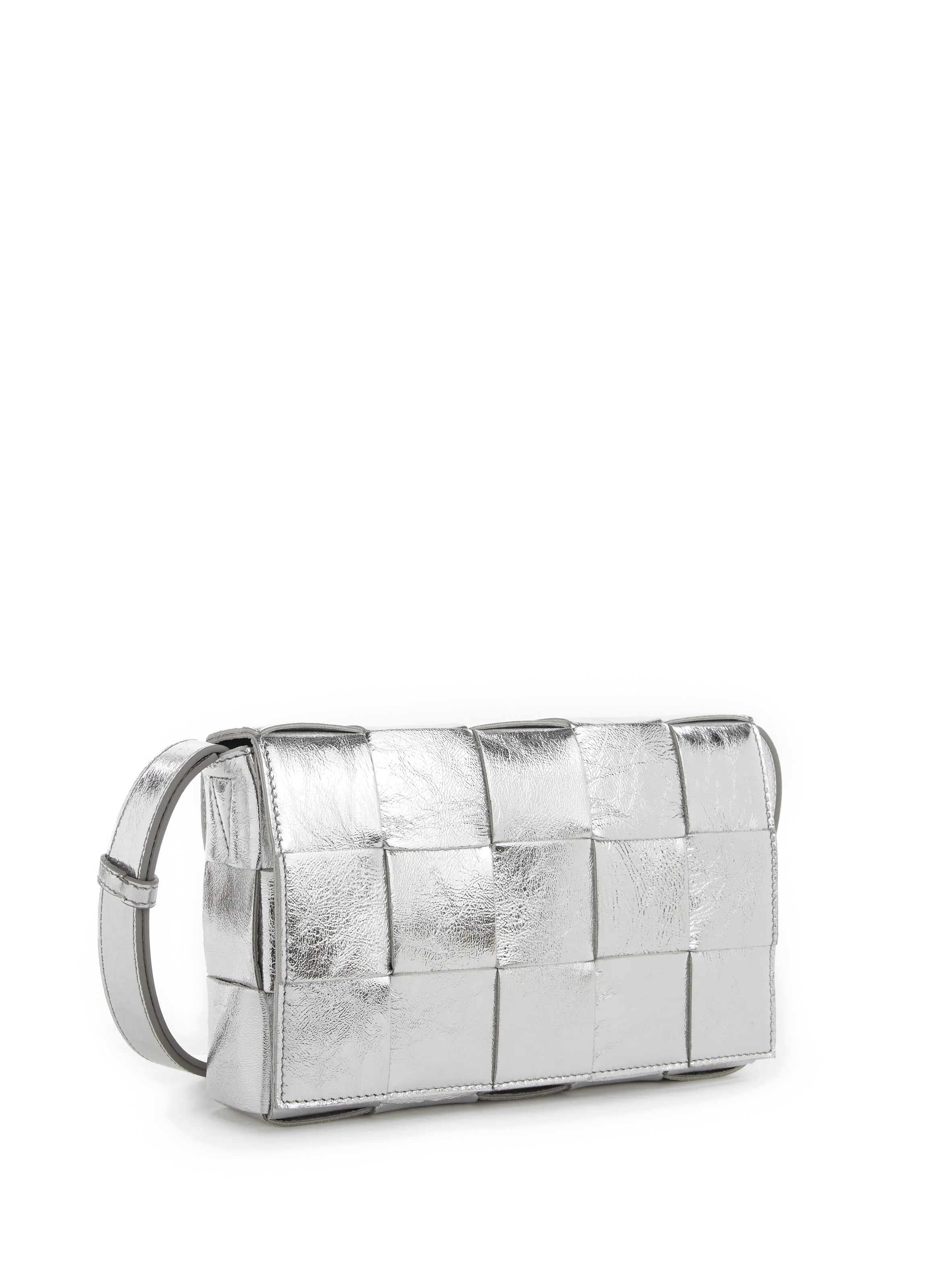 CASSETTE EN CUIR MéTALLISé - BOTTEGA VENETA pour FEMME | Printemps