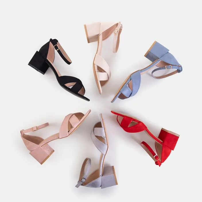 OUTLET Sandales grises pour femmes sur tige carrée basse Cefernia - Footwear