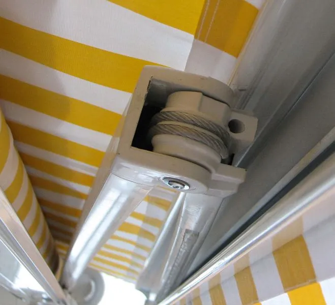 Store à cassette électrique Mendler T123 cantonnière cassette complète 45x3m polyester jaune/blanc 70639+34432+34304 acheter à b